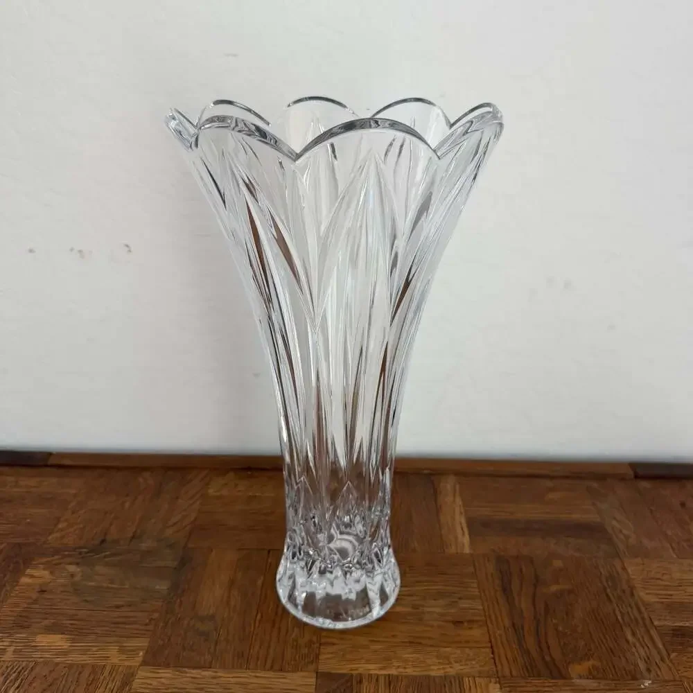 Heavy Crystal Flared Vase With Scalloped Top Beautiful Details